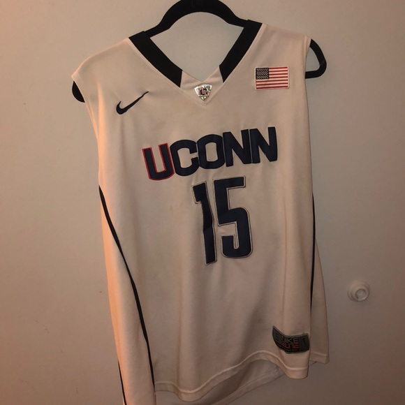 uconn kemba jersey